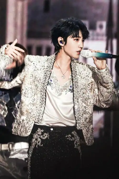 tfboys十周年演唱会登阿里财报#分享一些十周年舞台上美神王俊凯的