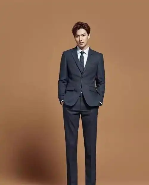 韩国男星|李钟硕|李敏镐_新浪新闻