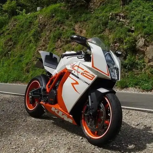 公升级冷门暴力之王,ktm rc8