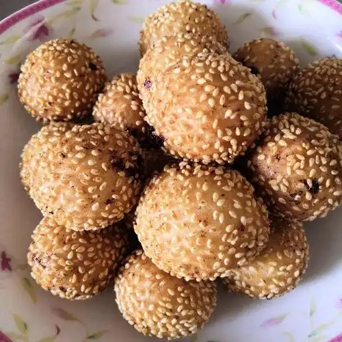 炸麻圆儿,用糯米粉就能做的简单小吃,解馋