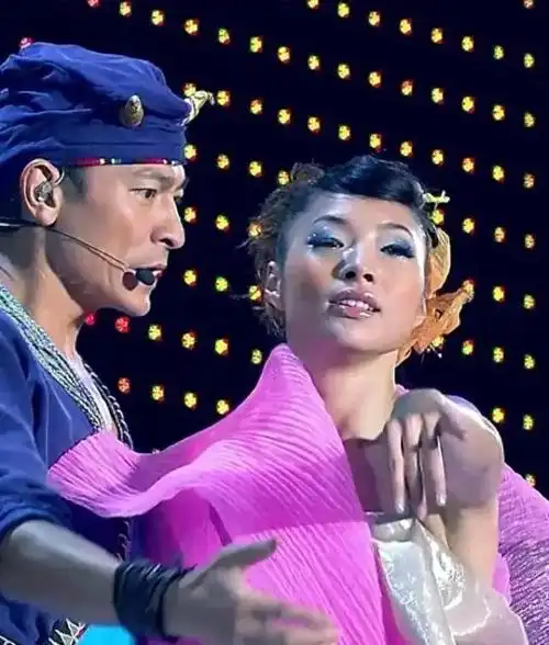 赖文慧:一辈子只为刘德华伴舞,42岁仍未婚被称舞台上的"天王嫂"