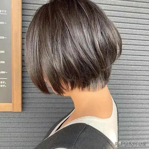 经典的波波头发型,也能变化成时尚的短发