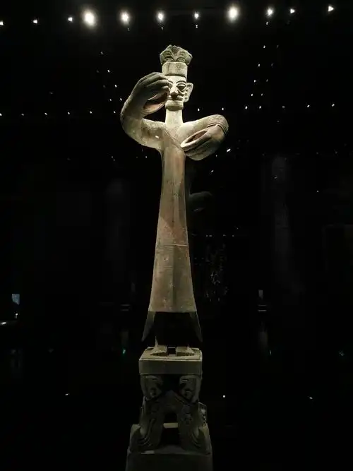 三星堆青铜大立人神像