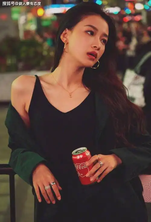 原创孙怡与滕光正现身西班牙引热议让他滚了再引风波网友感慨