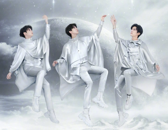 tfboys成立七周年易烊千玺王俊凯王源晒照庆祝粉丝觉得缺点东西