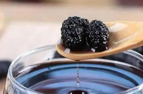 桑葚干泡水喝好处多,但也不能随便喝,5个禁忌要牢记