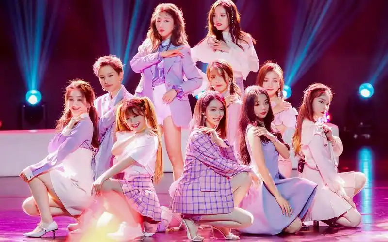 消音/是谁让你听出了开麦?火箭少女101深圳见面会light直播演唱