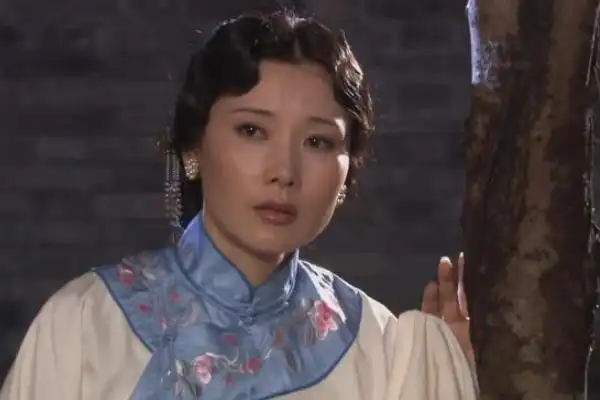 《大宅门》杨九红出身不好,定位不明,剧中的悲剧是她自找的吗?