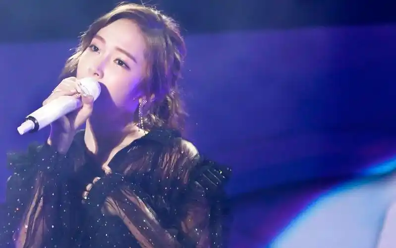 [郑秀妍][分享]170124 自体发光郑秀妍 舞台上唱歌你的你最美!