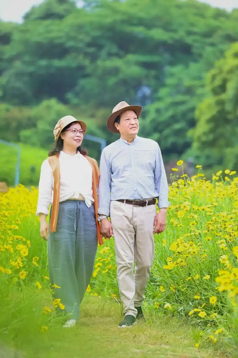 我学摄影很少夫妻拍合照,为此感谢我的两位摄友为我们拍的美好照 - 抖