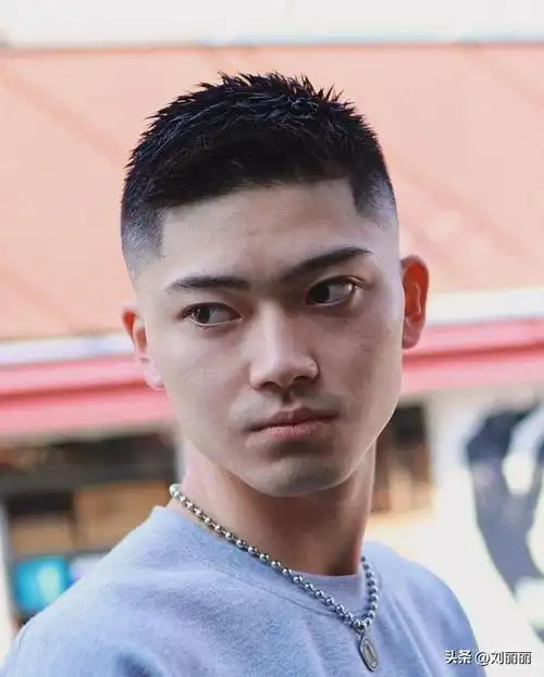 男短发发型图片,2023男士发型别乱剪,要剪就剪这15款,帅到停不下来