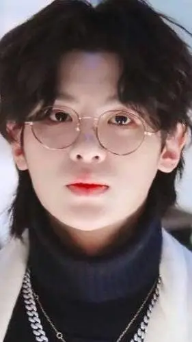 黄明昊其实长的很像吧