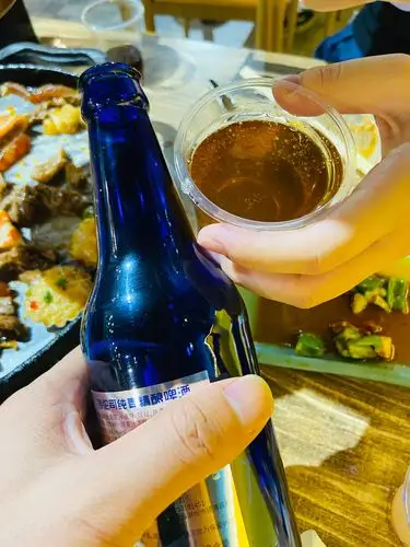 喝啤酒