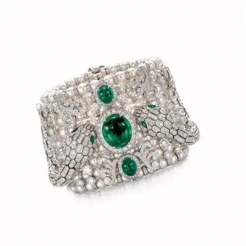 宝格丽祖母绿珍珠手镯