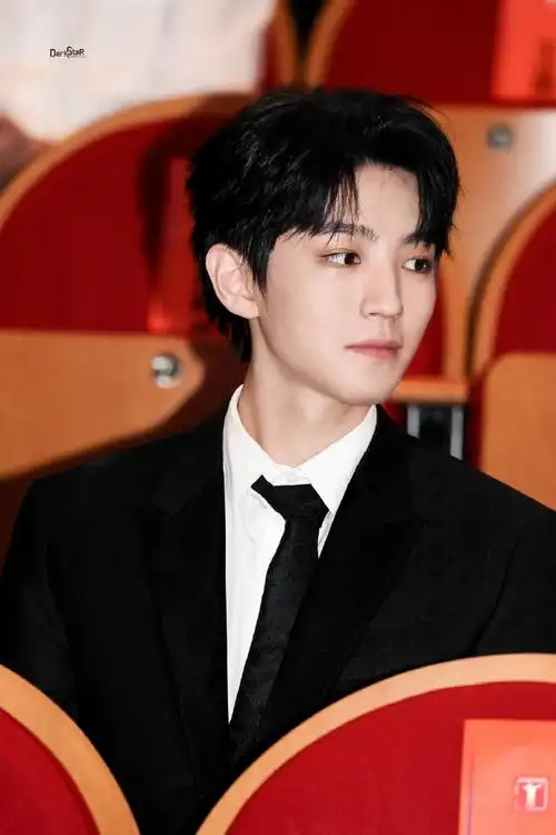 dark_star_王俊凯个人站