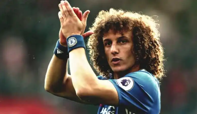 大卫-路易斯:被误读的领袖 年轻球员的导师