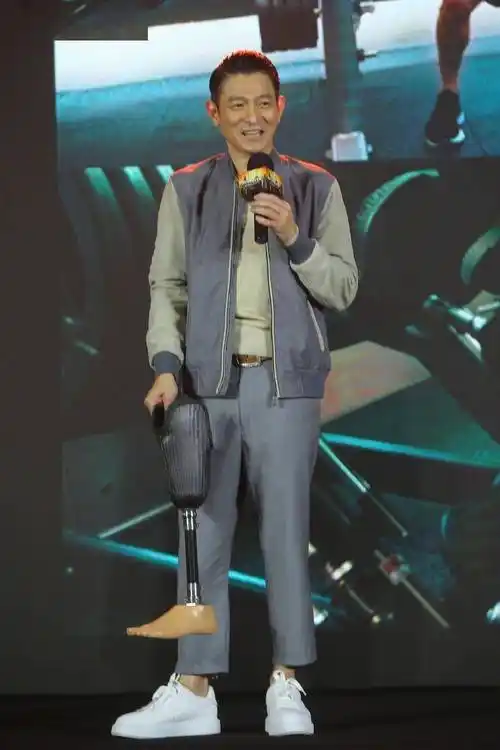 学刘德华裤子短一截,更显高_效果_个性_裤腿