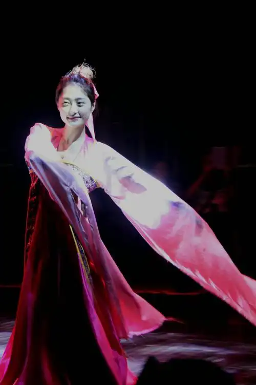 汉代宫女翩翩起舞