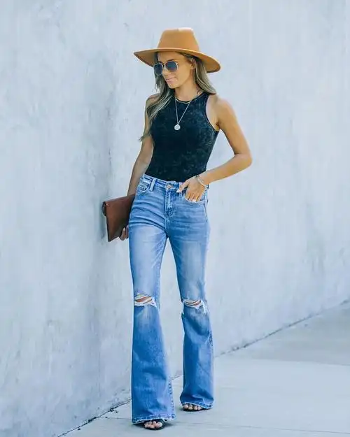 女潮人亚马逊新款2021独立站跨境热卖微喇叭牛仔裤欧美破洞牛仔裤