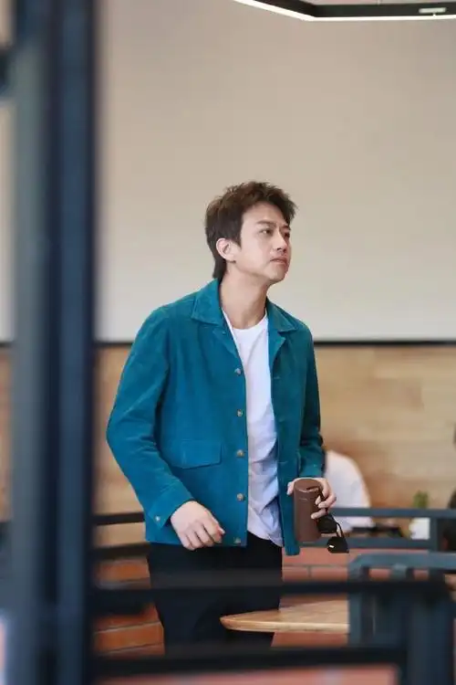 邓超保温杯用了4季