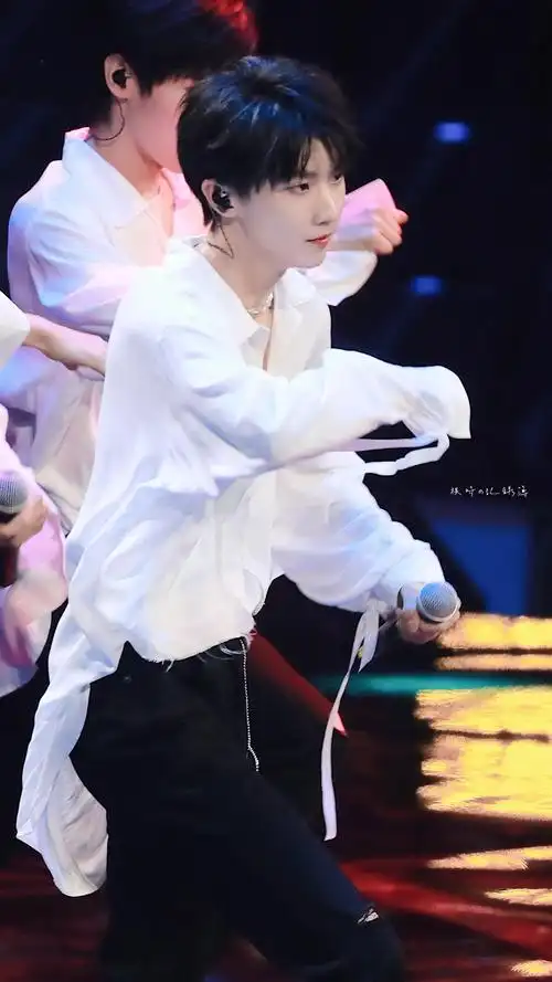 马嘉祺舞台范本