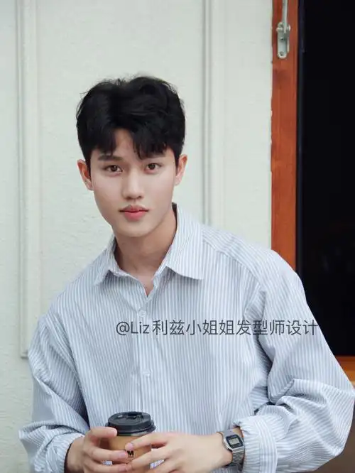 韩系男生塑形烫服帖烫男士发型推荐
