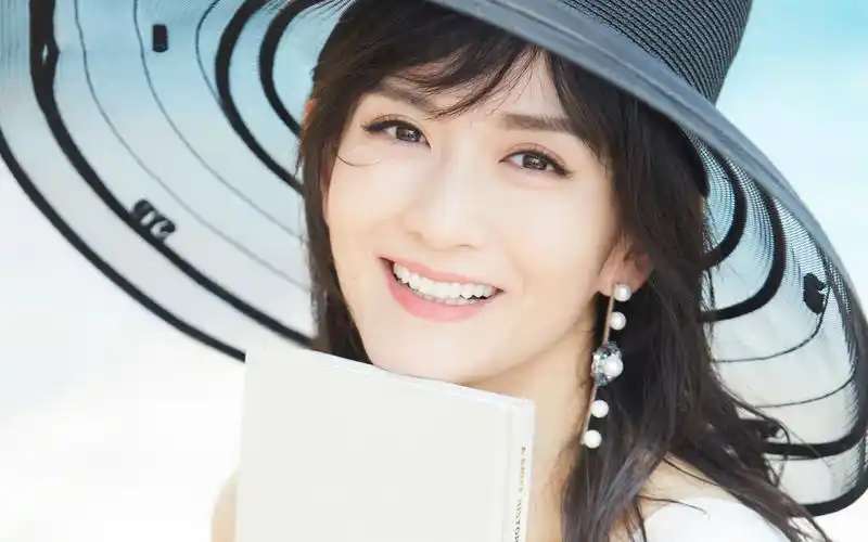 谢娜春日清新高清桌面壁纸