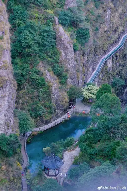 来雁荡山上春山##雁荡新绿春山可望##沉浸式徒步雁荡山##2024全国