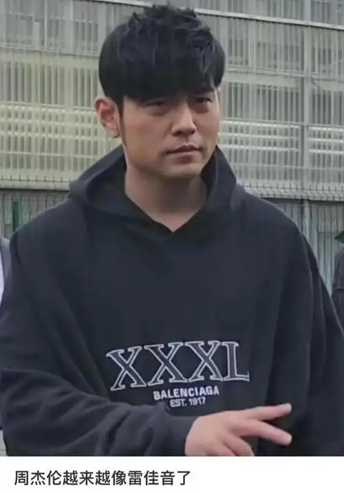 周杰伦近照曝光生图状态惊艳众人不老男神再现巅峰颜值