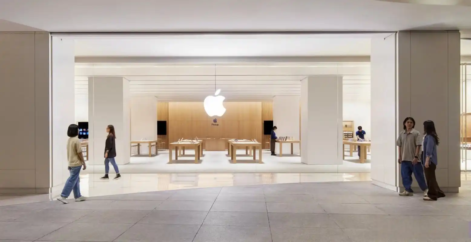 今日上午10:00,深圳第二家apple store苹果零售店开业,位于深圳万象城