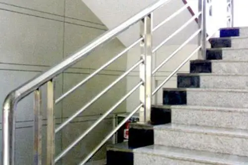 易门不锈钢圆形楼梯扶手定做 别墅不锈钢楼梯扶手