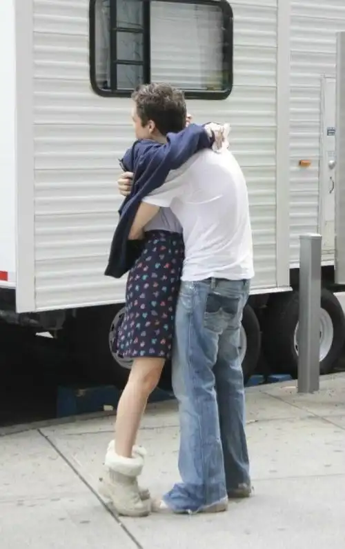 stan##leighton meester#这种几乎要猫着腰把女票一整个环抱起来的