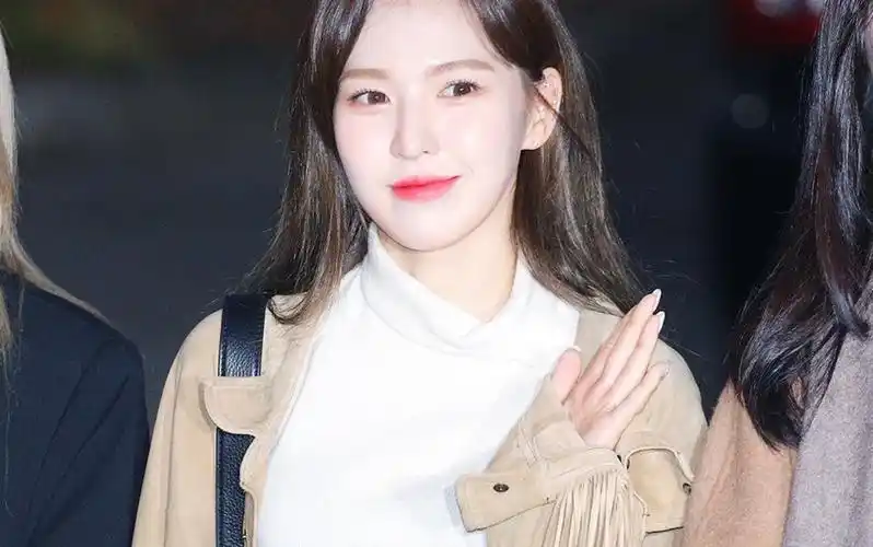 redvelvetwendy绝美主唱ins失踪半年后现身ins直播cover歌曲