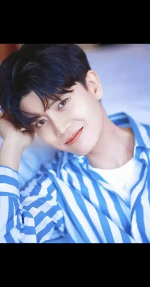 任嘉伦 #追星 #治愈系笑容 #最想见的人  - 抖音