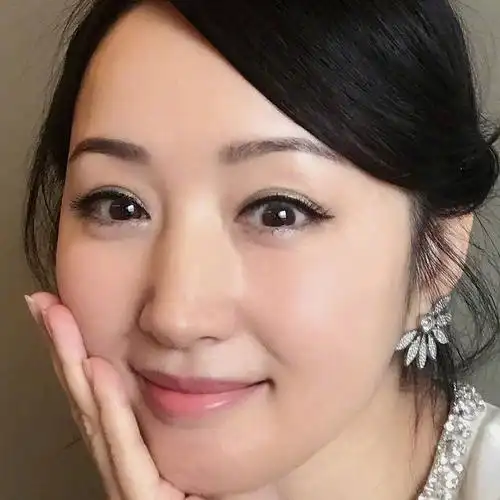 杨钰莹两年来一组居家照高清脸部特写,睁大你的钛合金双眼来找茬