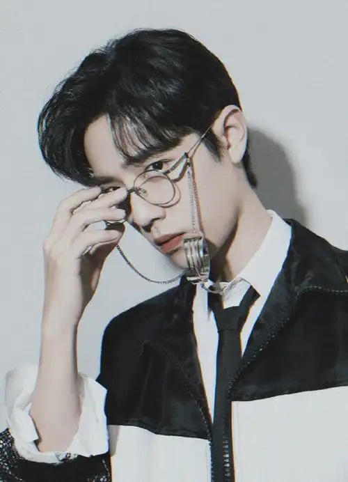肖战金丝框眼镜饭修合集[互粉]气质超绝的战战awsl!