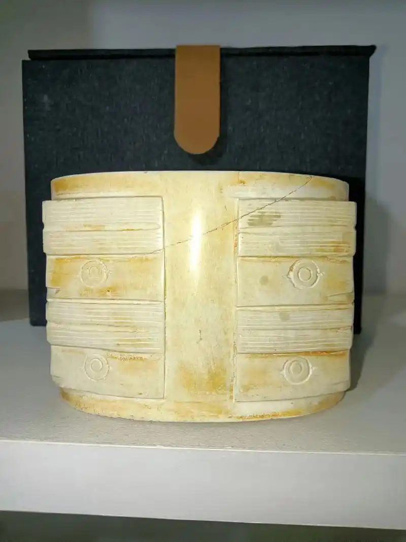 良渚玉琮.鸡骨白沁!包浆皮壳光亮!#古玉老玉 #玉文化 #良 - 抖音