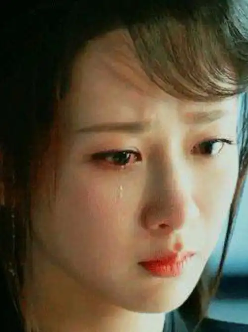 学会这几招,让你流泪也能美成仙 1调动上半张脸的情绪 永远记得,眉眼