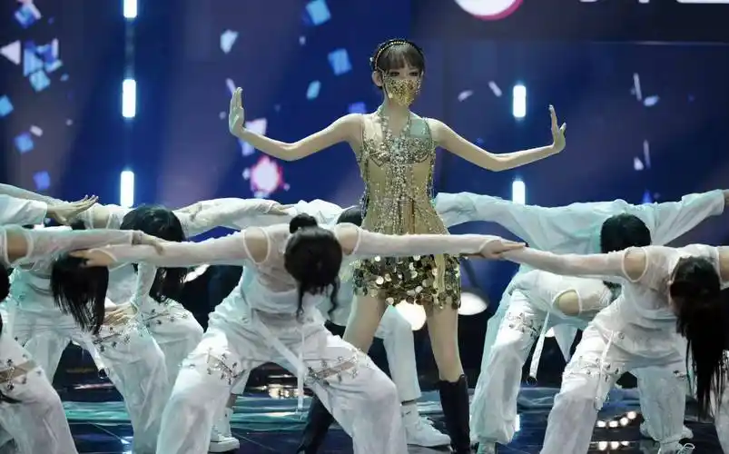 看的浑身起鸡皮疙瘩,她的舞台表现力和舞蹈功底真的太强了!