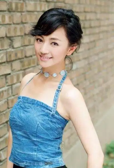 盘点30岁美女明星装嫩女王徐静蕾梁咏琪等上榜