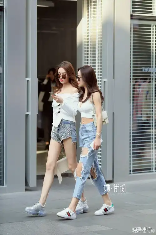 男生和女生眼里的女生身材好有什么区别?