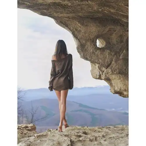 女生头像半身部位性感长腿胸器搭配锁骨翘臀手控