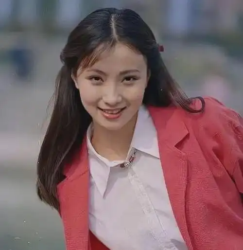 年轻时小陶虹的照片笑容甜美摄人心魄姜文说她是狐狸长相