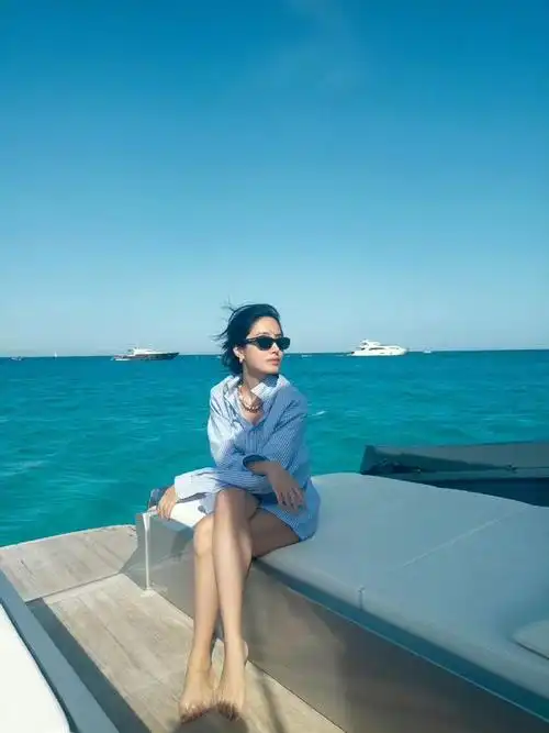 杨采钰泳装大赏,这就是人们常说的骨感美吧