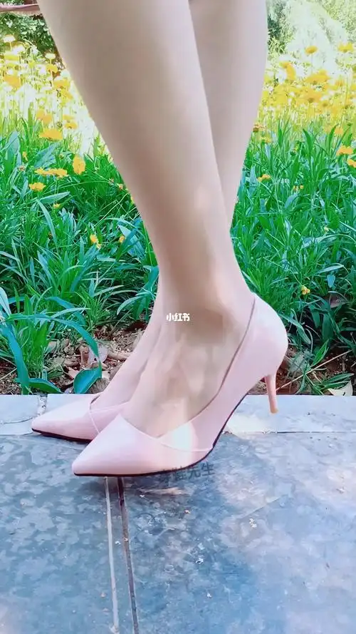 你们穿高跟鞋累脚吗