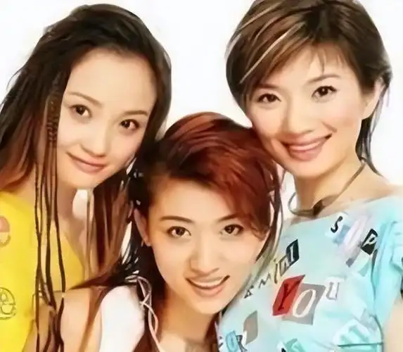 她曾是央视美女主持人与张子健传绯闻拍戏21年始终不红