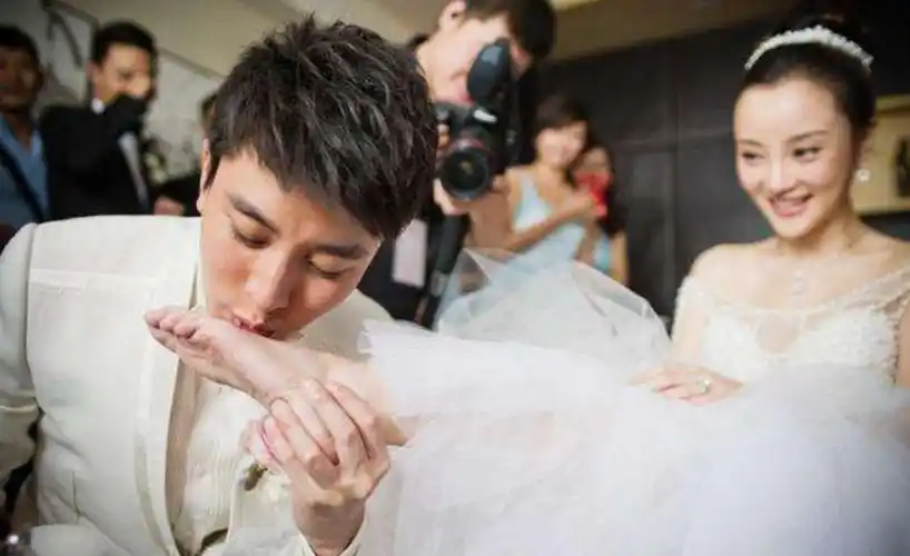 "老实人"贾乃亮:离婚3年,身价暴涨,这3年他经历了啥?