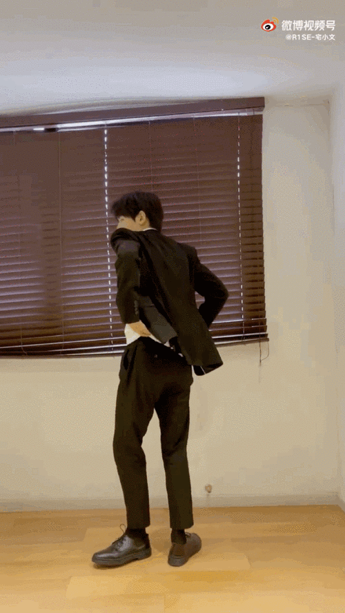 翟潇闻 腹肌这种东西没必要看了吧##翟潇闻的百万腹肌转场