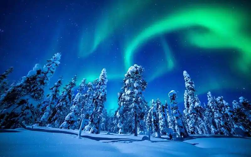 梦幻绝美北极光壁纸_超好看风景壁纸