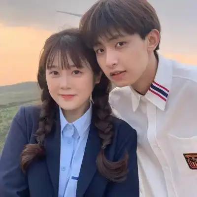 祁宋ins真人恩爱情头一对两张 _情侣头像_我要个性网